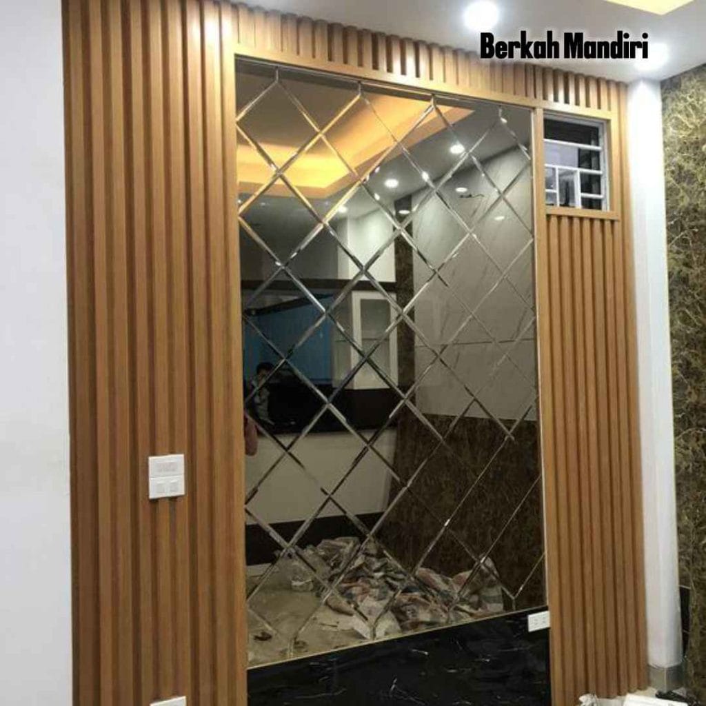 Tukang Kaca Cermin Dekoratif Dinding Ruang Tamu Terdekat