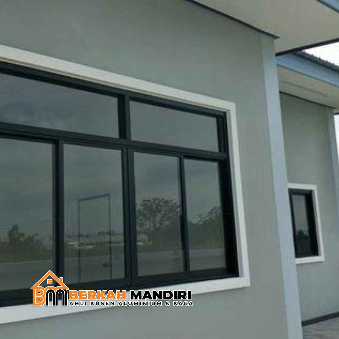 Jasa Custom Kusen Aluminium Kaca untuk Bangunan Komersial di Bekasi Jasa Custom Kusen Aluminium Kaca untuk Bangunan Komersial di Bekasi