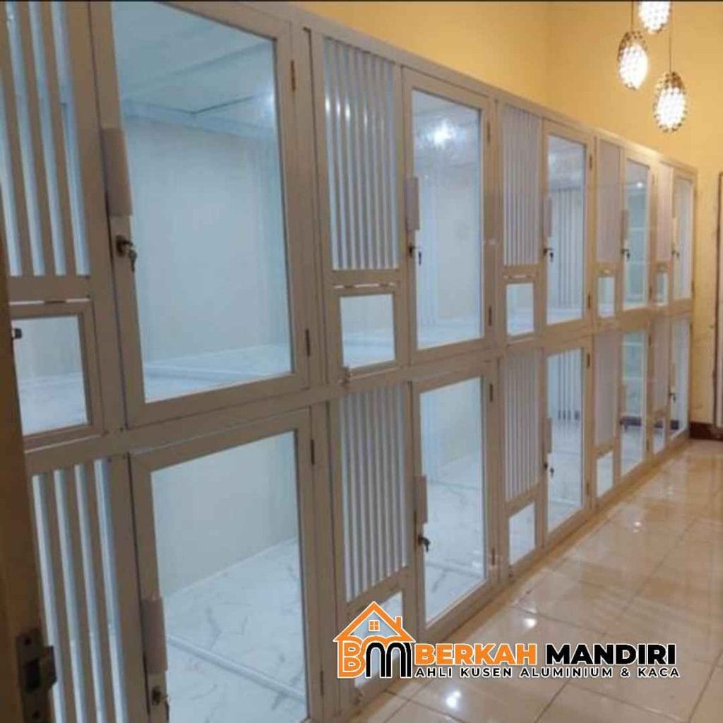 Tukang buat kandang kucing kaca aluminium modern Cikarang